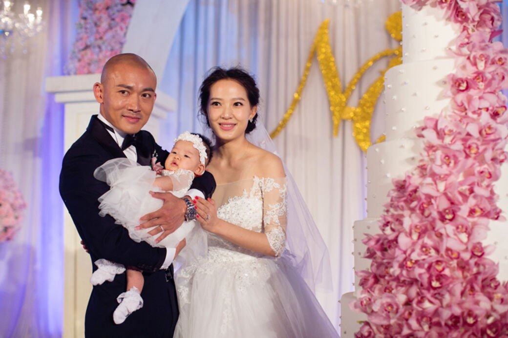 2014年8月,聂远和秦子越的婚礼兼女儿聂子的百日宴,那一堆由爱情和亲