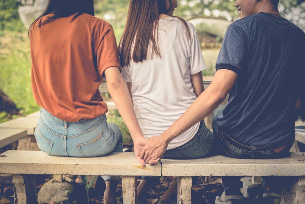 其實在《易經》的角度上,我們要避免把自己成為「可棄之物」,女生們要捍衛自 其實在《易經》的角度上,我們要避免把自己成為「可棄之物」,女生們要捍衛自