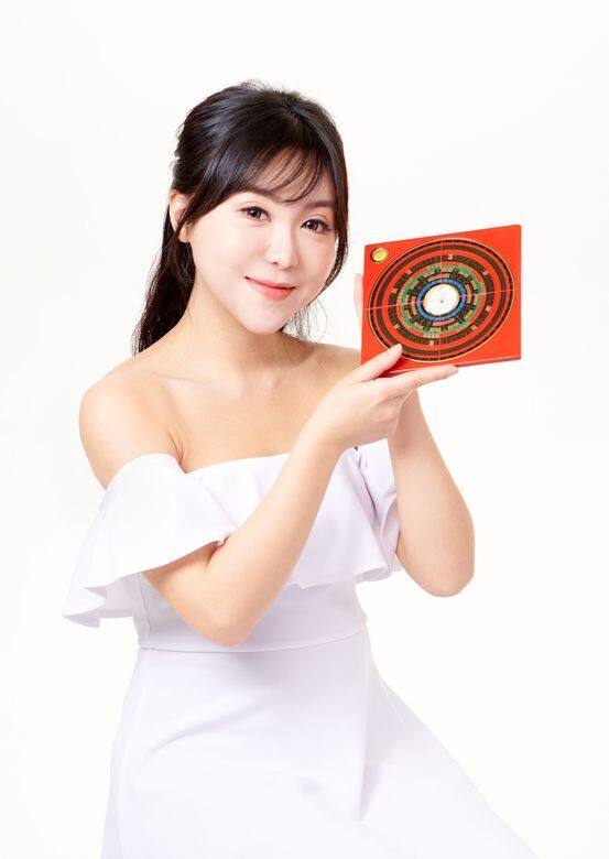 香港 90後玄學家,自幼對玄學深感興趣,亦在努力深造中,並以此作為終生 香港 90後玄學家,自幼對玄學深感興趣,亦在努力深造中,並以此作為終生