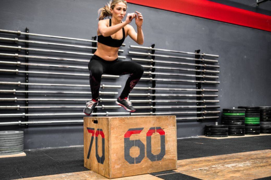 減馬鞍肉瘦腿動作:深蹲跳 (Squat Jump) 減馬鞍肉瘦腿動作:深蹲跳 (Squat Jump)