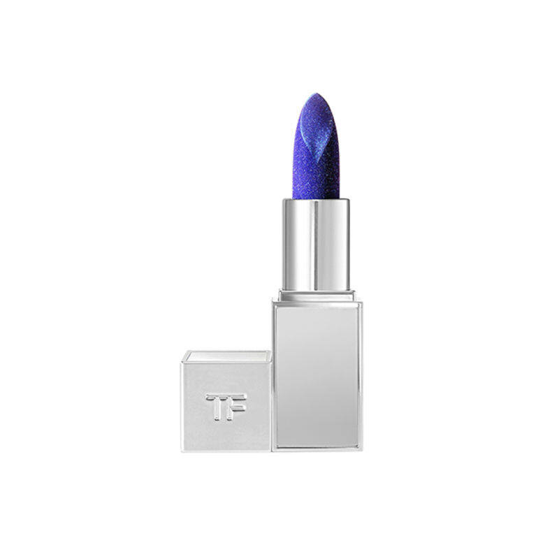 TOM FORD LIP SPARK銀管系列的新成員,鮮明奪目的寶藍色調,玩味感十足,目前已經 TOM FORD LIP SPARK銀管系列的新成員,鮮明奪目的寶藍色調,玩味感十足,目前已經
