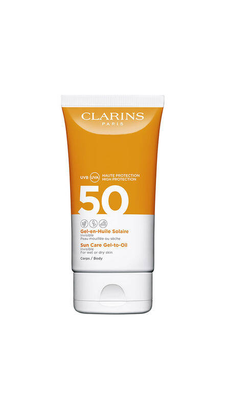 提供高防曬度SPF50的身體防曬啫喱,水性啫喱質感均勻地塗於肌膚上便 提供高防曬度SPF50的身體防曬啫喱,水性啫喱質感均勻地塗於肌膚上便