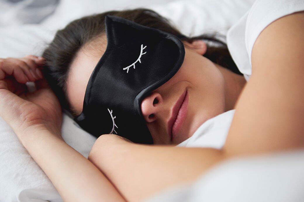 如果你飽受失眠困擾﹐編輯推薦你試試以下方法：「美軍睡眠法」。此方法來自
