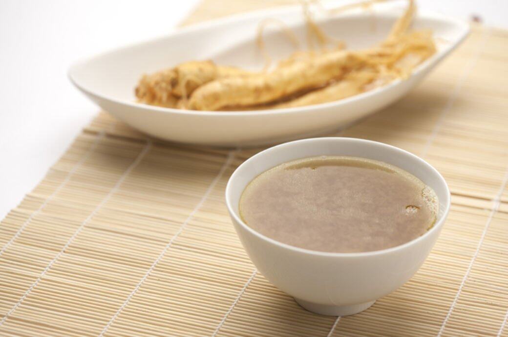 太子參可以益氣健脾,生津潤肺;麥冬養陰潤肺、益胃生津、清心除煩;沙參養 太子參可以益氣健脾,生津潤肺;麥冬養陰潤肺、益胃生津、清心除煩;沙參養