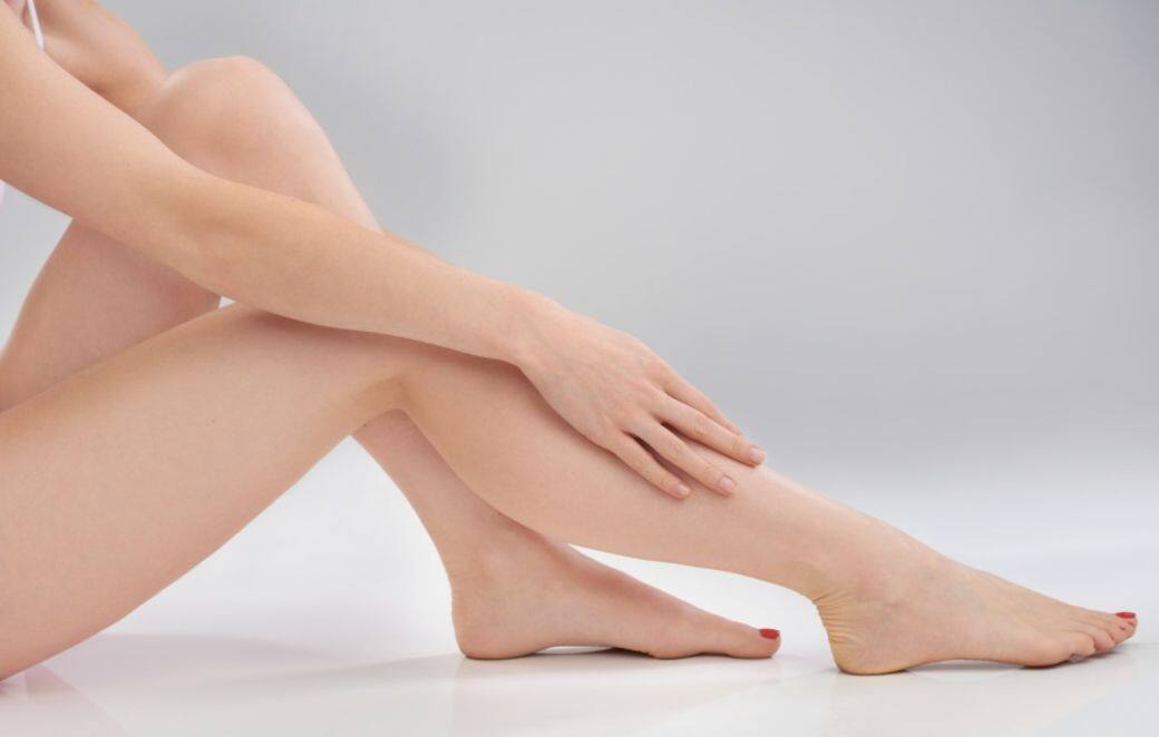 足三里穴位置：膝蓋下約四橫指，脛骨旁開一橫指處。功效：有增強免疫力，調