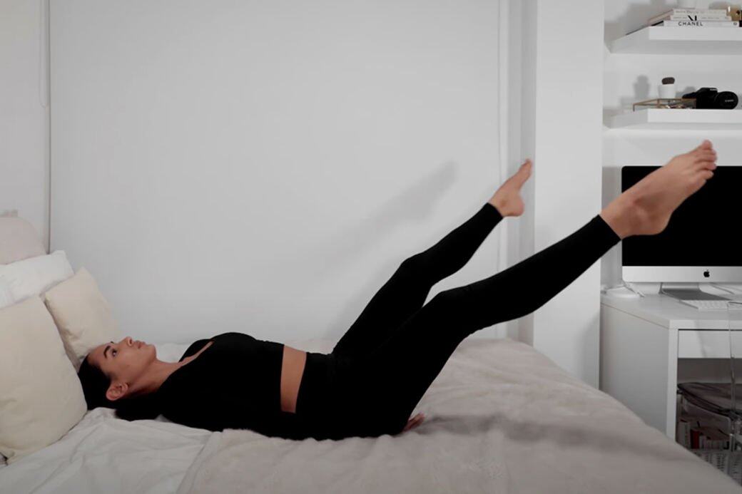 減「脂包肌小腿」運動： 靠牆抬腿開合