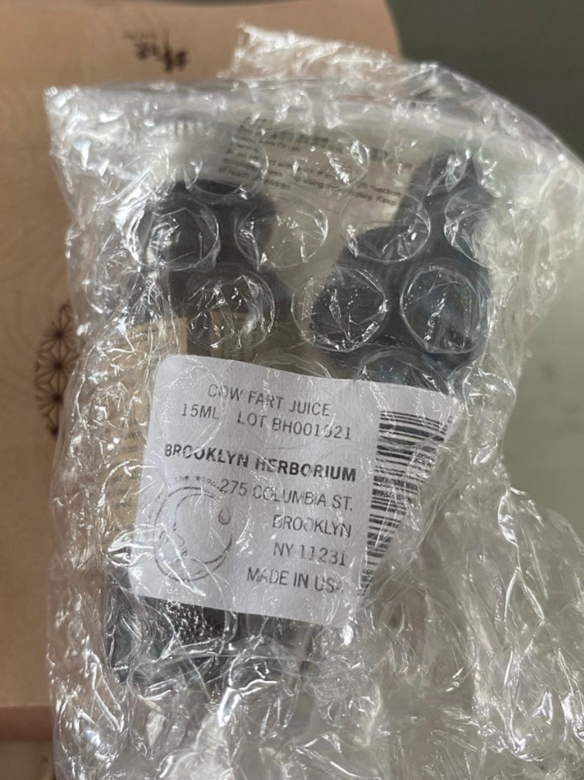 Sammi原來受濕疹困擾10年,近日她分享CowFart Juice牛屁油 讓她得到舒緩! Sammi原來受濕疹困擾10年,近日她分享CowFart Juice牛屁油 讓她得到舒緩!