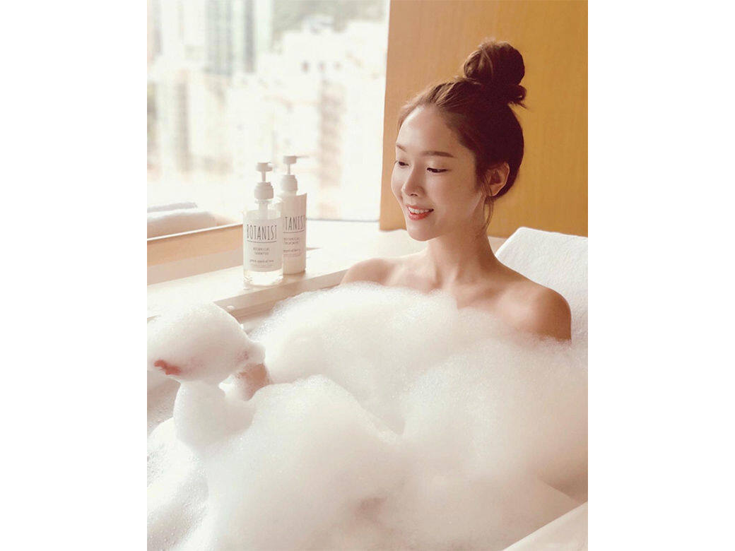容易在經期前水腫的女生,建議可以在經期前一星期開始每晚以熱水浸 容易在經期前水腫的女生,建議可以在經期前一星期開始每晚以熱水浸