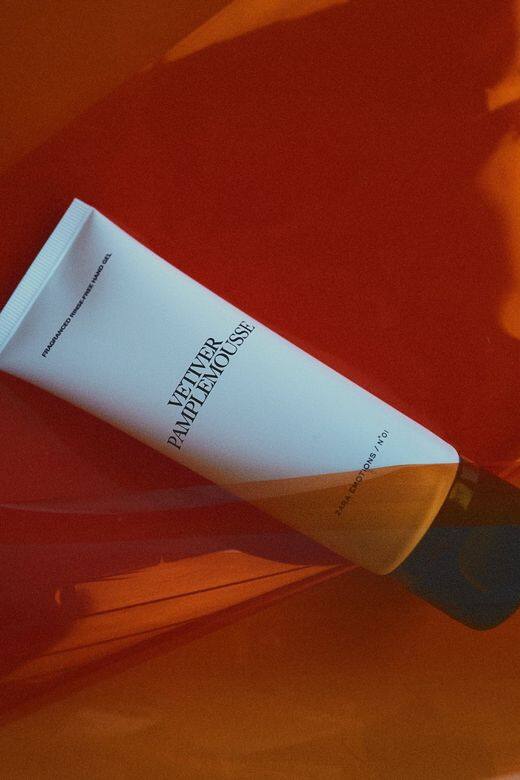 Vetiver Pamplemousse免沖洗消毒搓手( $79/100ml Zara Emotions at ZARA) Vetiver Pamplemousse免沖洗消毒搓手( $79/100ml Zara Emotions at ZARA)