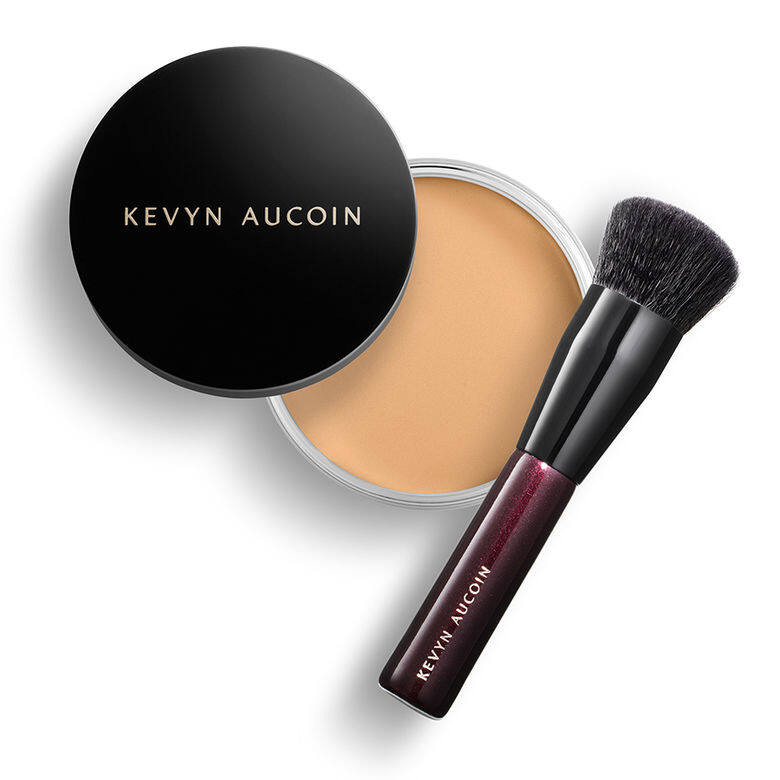 品牌由已故美國荷里活彩妝大師Kevyn Aucoin所創立,最近推出的全新粉底霜,含 品牌由已故美國荷里活彩妝大師Kevyn Aucoin所創立,最近推出的全新粉底霜,含