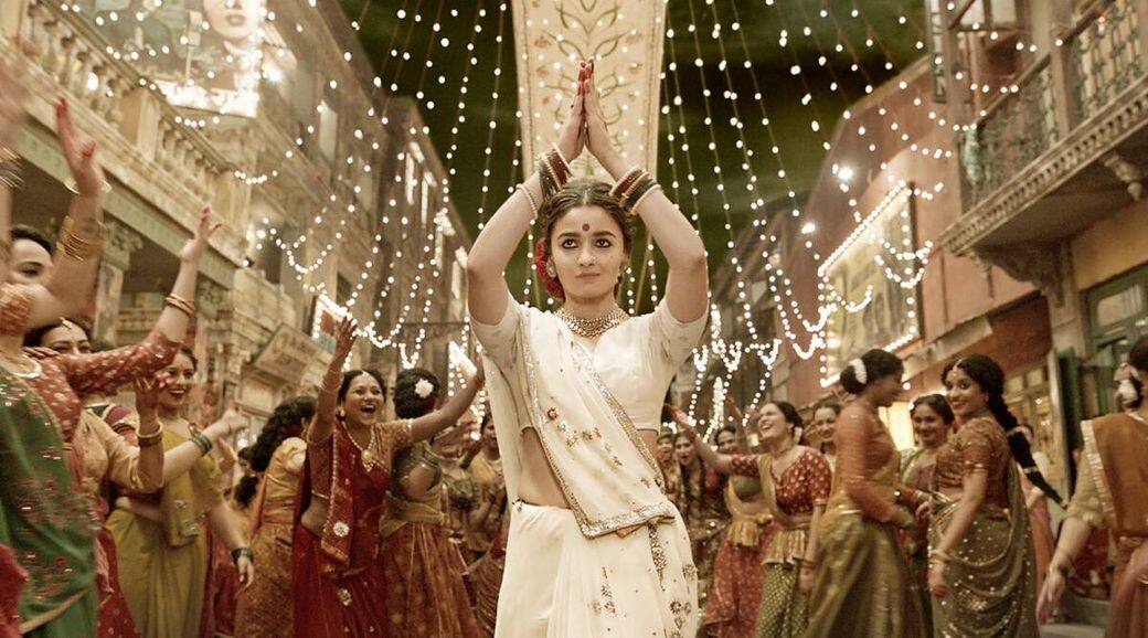 印度的電影中經常會有很多跳舞畫面，Alia Bhatt的優雅舞姿都能令人印象深