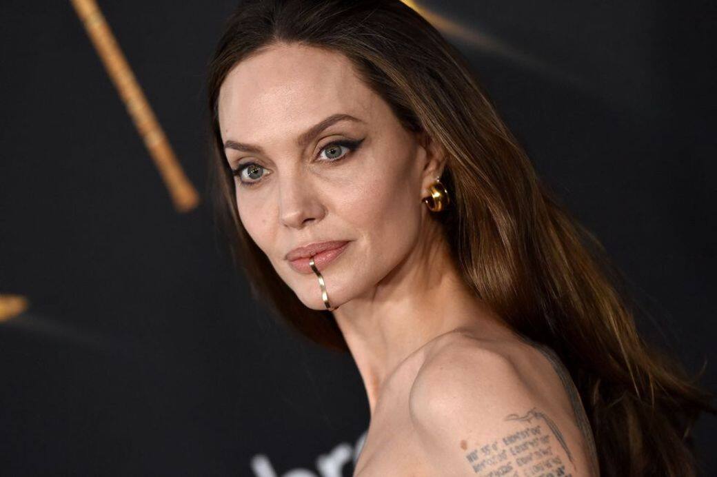 2021年，Angelina出演了獲得奧斯卡金像獎最佳影片導演趙婷執導的《永恆族》（Eternals），出