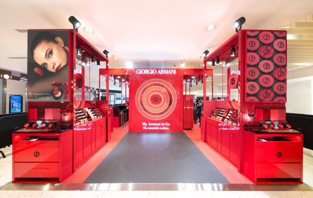 ARMANI beauty 於7月7至13日假尖沙咀海港城 HARBOUR CITY 的海運大廈入口大堂設置Cushion ARMANI beauty 於7月7至13日假尖沙咀海港城 HARBOUR CITY 的海運大廈入口大堂設置Cushion
