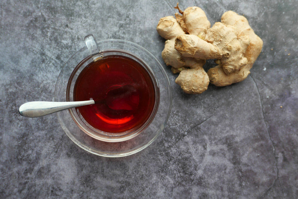 生薑與紅糖補氣益血,可以活絡氣血,在經期時飲用可以緩解腹脹及腰痛 生薑與紅糖補氣益血,可以活絡氣血,在經期時飲用可以緩解腹脹及腰痛
