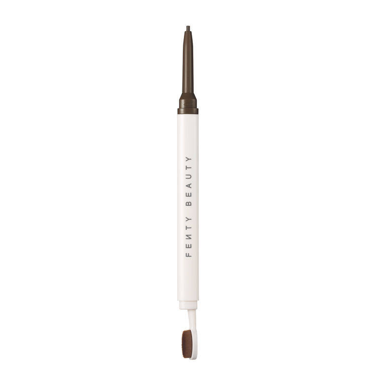 這款專業精確塑型眉筆，一端是超幼細的可伸縮筆尖（無需削筆），另一端配