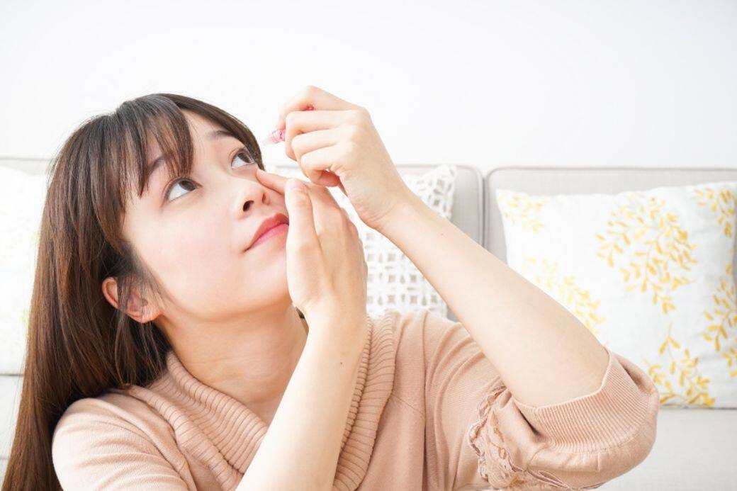 由於眼挑針的成因是當油脂分泌太旺盛,或者眼瞼邊緣出現發炎情況,油 由於眼挑針的成因是當油脂分泌太旺盛,或者眼瞼邊緣出現發炎情況,油