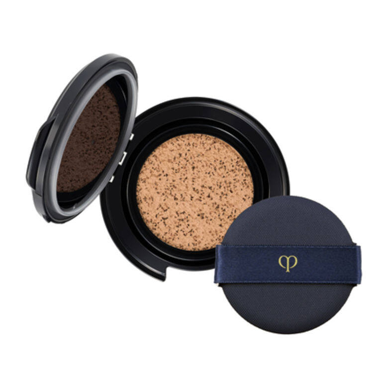 Clé de Peau Beauté貴為尊貴護膚品牌當然也不負眾望!這款氣墊粉底呈精華液般 Clé de Peau Beauté貴為尊貴護膚品牌當然也不負眾望!這款氣墊粉底呈精華液般