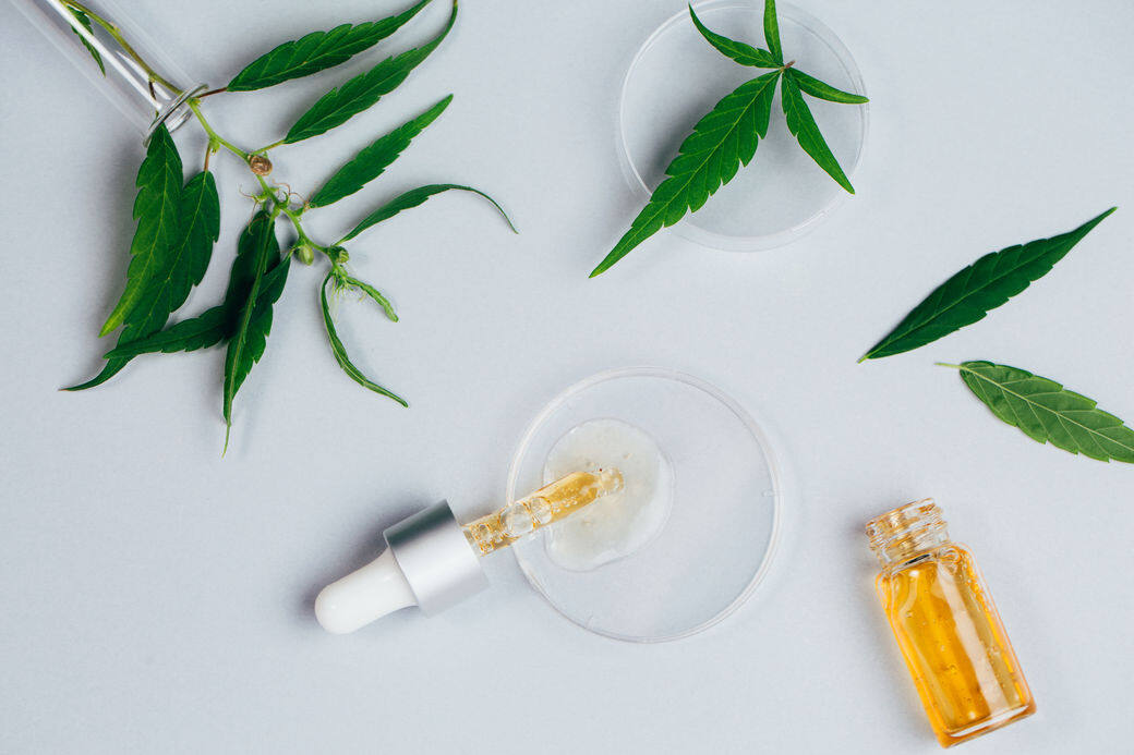 肌膚要達至水油平衡,除了不斷為肌膚補水,更要適度的補充油分。大家可 肌膚要達至水油平衡,除了不斷為肌膚補水,更要適度的補充油分。大家可