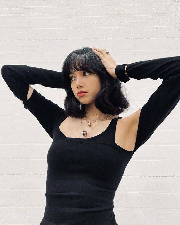 BLACKPINK成員LISA近年多以一頭無層次鎖骨髮示人,不但能修飾臉部線條達致瘦 BLACKPINK成員LISA近年多以一頭無層次鎖骨髮示人,不但能修飾臉部線條達致瘦