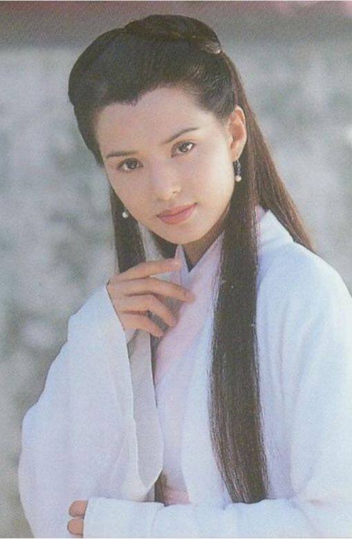 李若彤接拍電視劇《神鵰俠侶》小龍女後一度被封為「最美小龍女」,據說金庸 李若彤接拍電視劇《神鵰俠侶》小龍女後一度被封為「最美小龍女」,據說金庸
