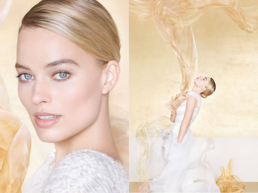 全新廣告由魅力四射和光采照人的Margot Robbie成為GABRIELLE CHANEL ESSENCE的化身，在白色與金