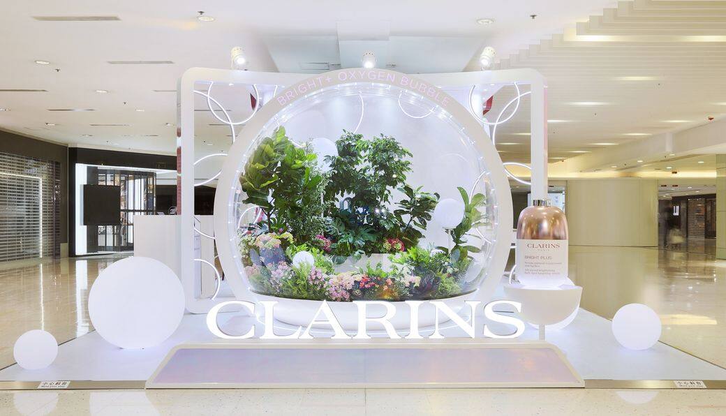 CLARINS 早前於尖沙咀海港城開放 CLARINS「BRIGHT + 注氧泡泡艙」，讓大眾於繁華鬧市都可以