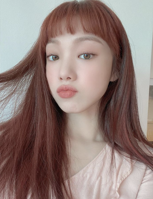 李聖經近期也換上了全新的瀏海造型,看起來更有氣質。 李聖經近期也換上了全新的瀏海造型,看起來更有氣質。