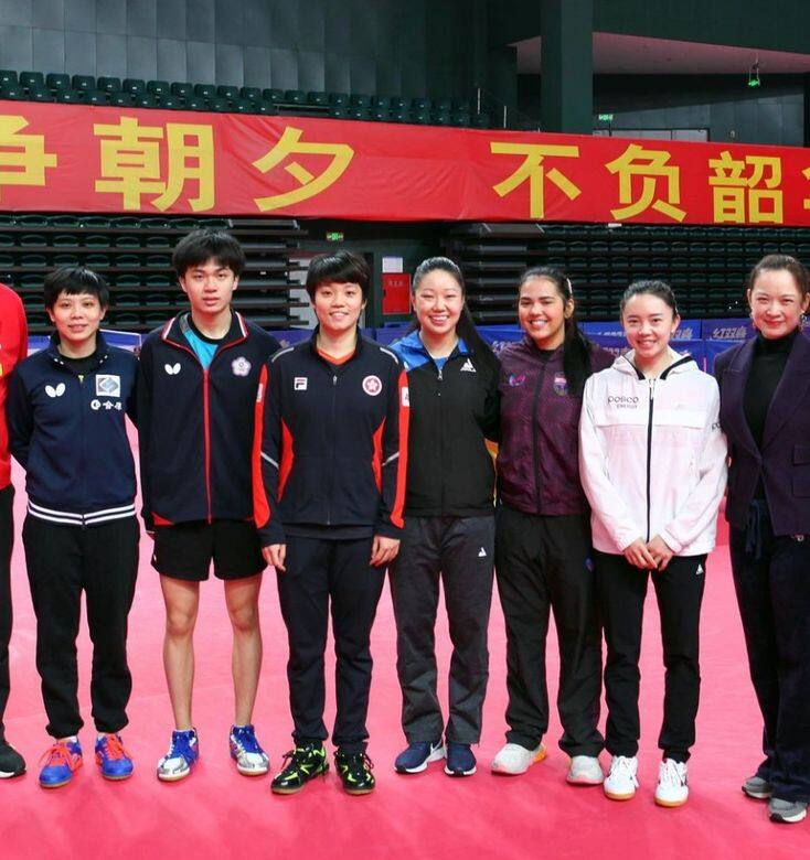 中國的確接連不斷地湧現出不少世界級一流乒乓球運動員如鄧亞萍、張