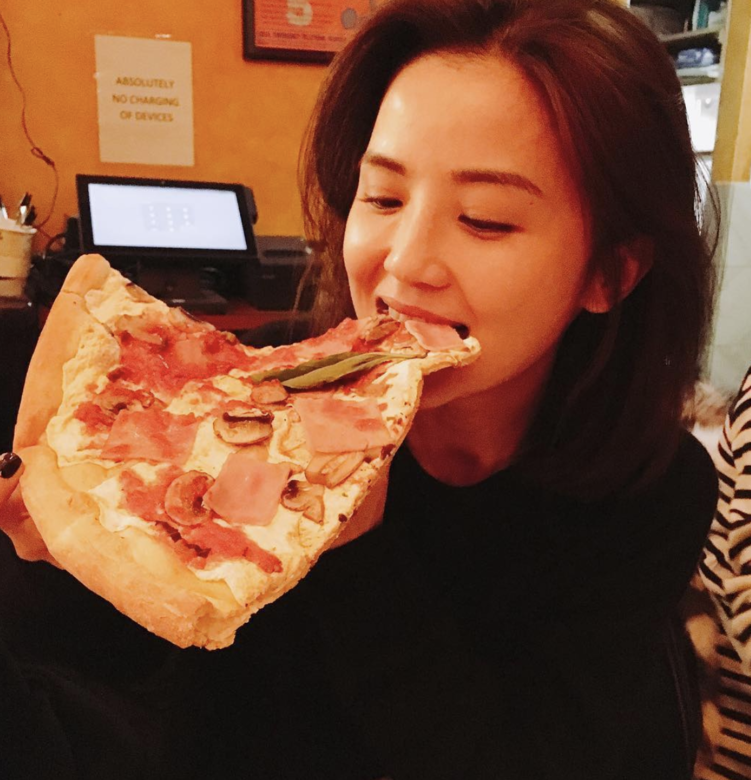 Pizza的種類百變,有厚有薄也有會加上不同配料,然而你知道大概的卡路里 Pizza的種類百變,有厚有薄也有會加上不同配料,然而你知道大概的卡路里