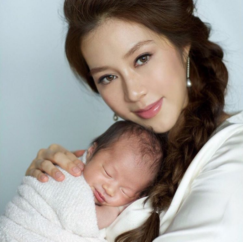 1個月減22kg!「千億媳婦」徐子淇產後修身有法 | ELLE HK