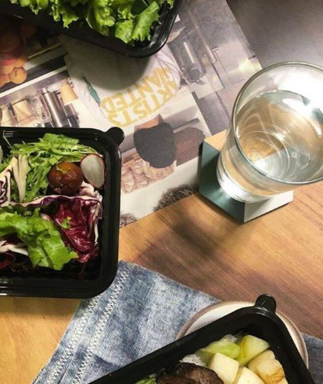 嫌雞胸肉太單調,可以配合黎麥或蛋黃和雞胸肉拌在一起,這樣吃起更有 嫌雞胸肉太單調,可以配合黎麥或蛋黃和雞胸肉拌在一起,這樣吃起更有