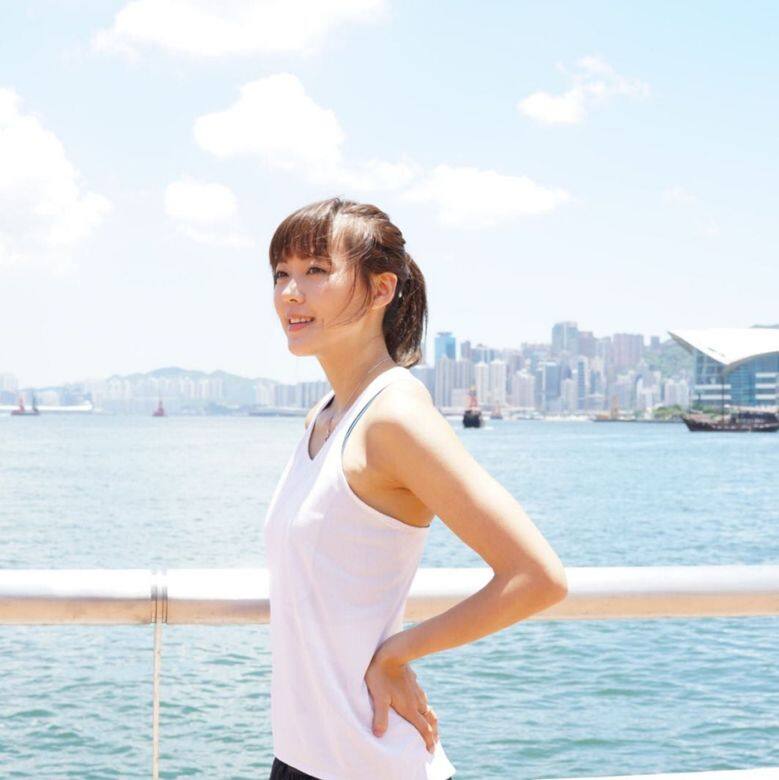 私人健身教練Inez Leong認為,肚腩出現原因是「少運動久坐」 私人健身教練Inez Leong認為,肚腩出現原因是「少運動久坐」