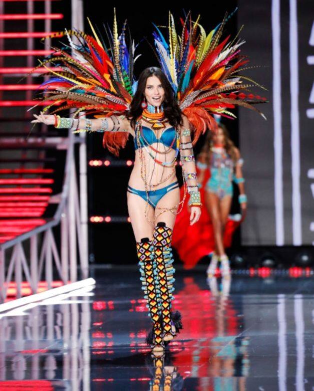 36歲的火辣身形不少明星超模都靠跳繩keep fit，Victoria’s Secret超級模特兒Adriana Lima便