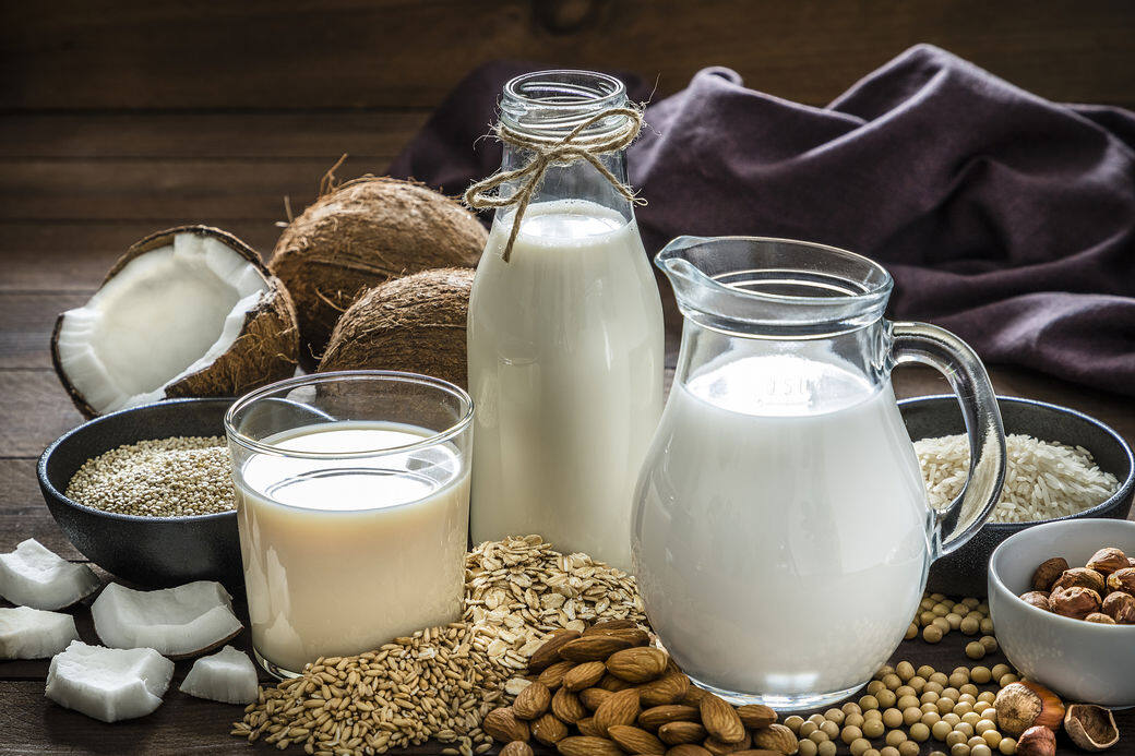 牛奶以外的選擇非植物奶莫屬，以下5款市面上較易找到的植物奶，營養