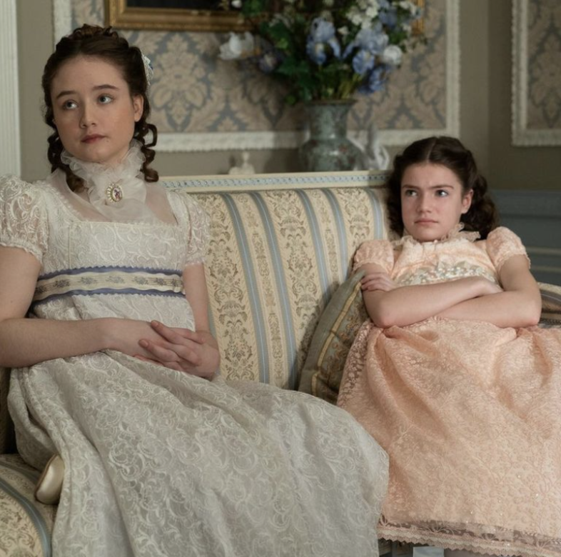 Bridgerton家族中最小的兩位妹妹，她們也經常以公主頭搭配捲髮造型出現，不需