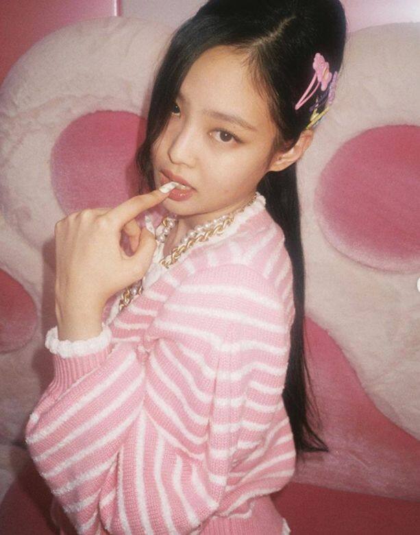 Blackpink與Selena Gomez的新歌中,每個人的唇色都略有不同,但同樣令膚色更顯白。 Blackpink與Selena Gomez的新歌中,每個人的唇色都略有不同,但同樣令膚色更顯白。