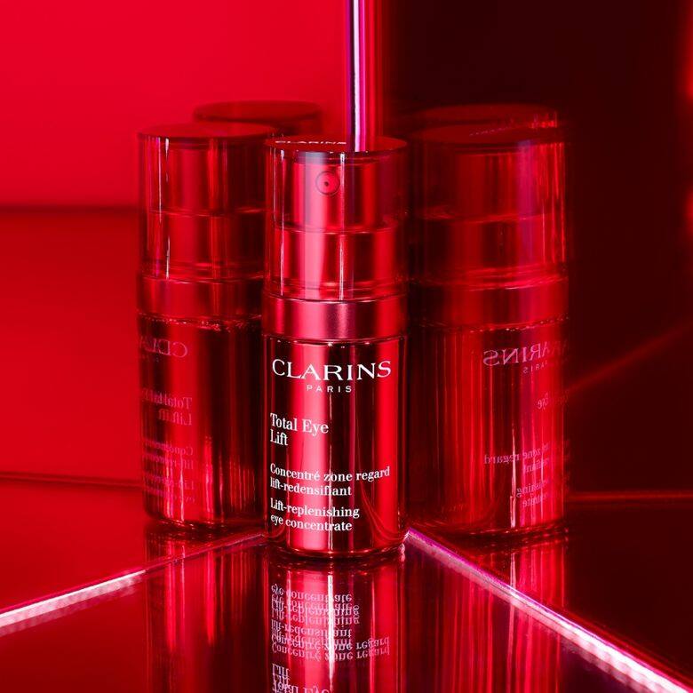 Clarins全新提拉撫紋全效眼霜,蘊含速效大眼植物配方--- 有機哈倫加那萃取及 Clarins全新提拉撫紋全效眼霜,蘊含速效大眼植物配方--- 有機哈倫加那萃取及
