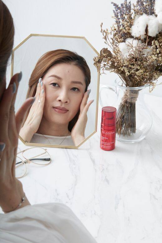 被喻為「極速紅色子彈」的眼霜,是因為提拉撫紋全效眼霜Total Eye Lift有着即時 被喻為「極速紅色子彈」的眼霜,是因為提拉撫紋全效眼霜Total Eye Lift有着即時