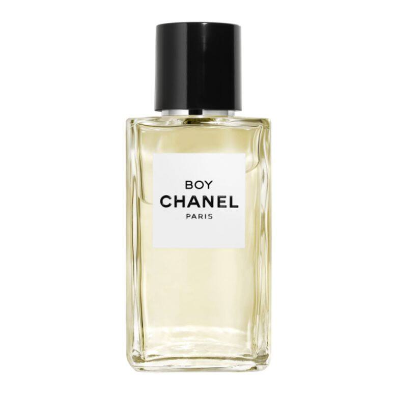 產品資料:「BOY CHANEL,超越一般香水,蘊藏雙重意義。 Boy Capel,Chanel女士的畢生摯愛,她的 產品資料:「BOY CHANEL,超越一般香水,蘊藏雙重意義。 Boy Capel,Chanel女士的畢生摯愛,她的
