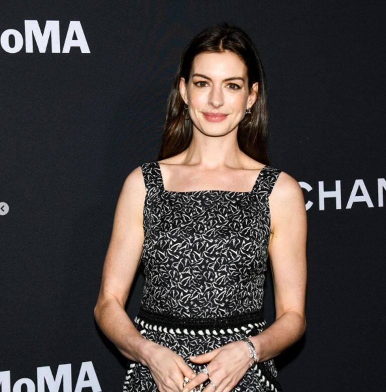 不過 Anne Hathaway 事實上很愛吃朱古力,因此在減肥期間也會有一餐吃點心,如杏 不過 Anne Hathaway 事實上很愛吃朱古力,因此在減肥期間也會有一餐吃點心,如杏
