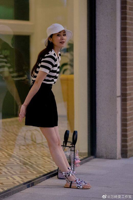 到底萬綺雯是如何保持纖瘦的身材及修長美腿?在她過往的訪問中可看 到底萬綺雯是如何保持纖瘦的身材及修長美腿?在她過往的訪問中可看