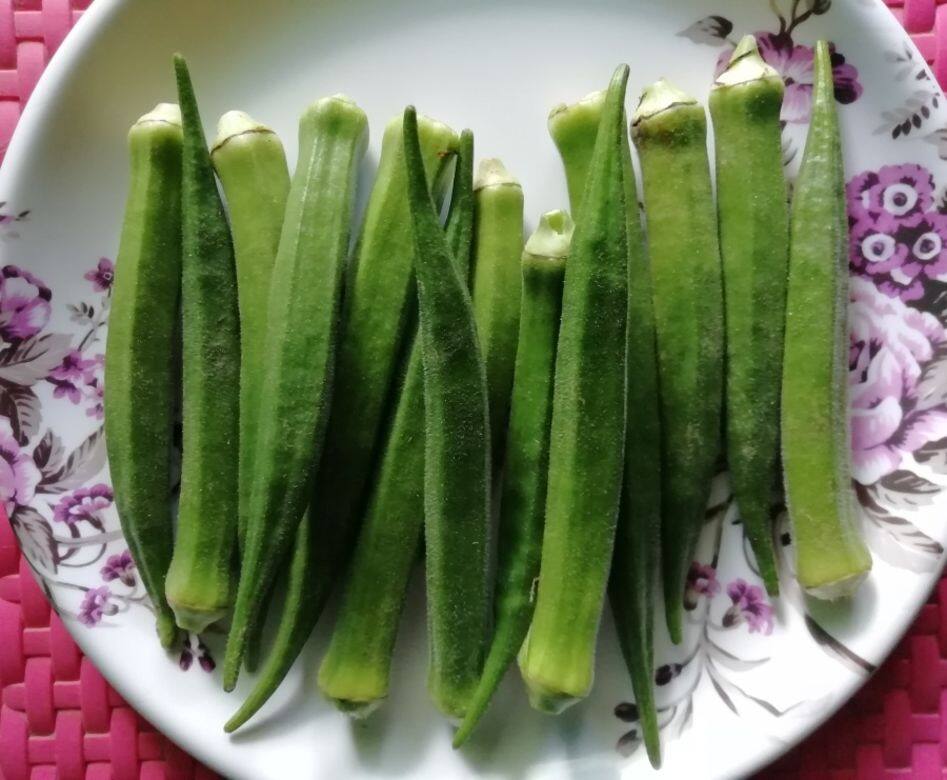 秋葵含有維他A、維他C、鉀、鈣、鎂,可維持體液的酸鹼平衡,增強身體免疫力 秋葵含有維他A、維他C、鉀、鈣、鎂,可維持體液的酸鹼平衡,增強身體免疫力
