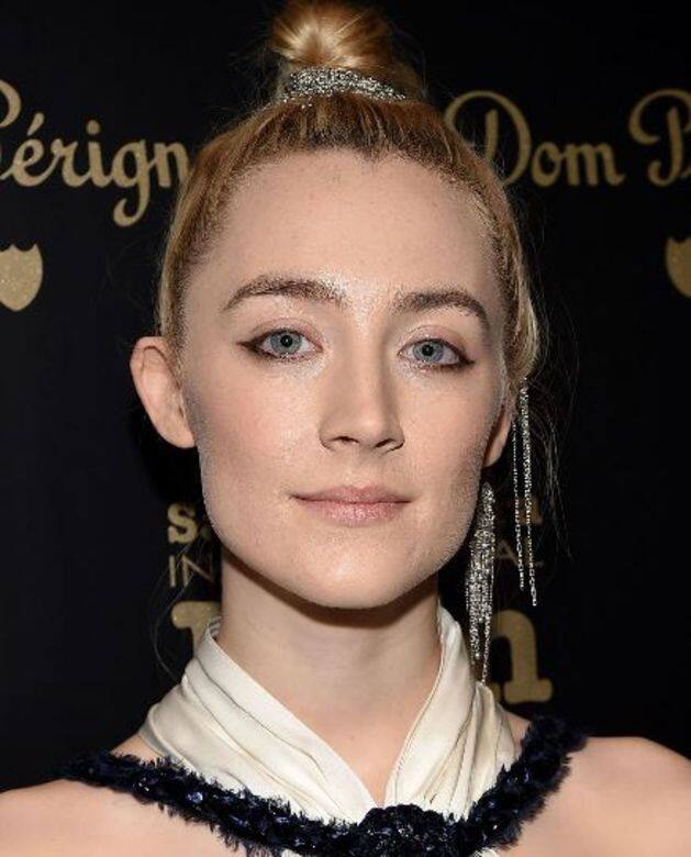 6.Saoirse Ronan束着一頭金色頭髮的Saoirse Ronan,以乾淨整潔的all back加高髮髻配合造型 6.Saoirse Ronan束着一頭金色頭髮的Saoirse Ronan,以乾淨整潔的all back加高髮髻配合造型
