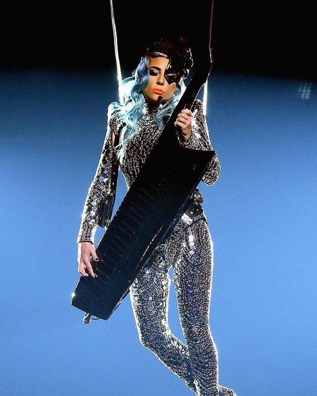 Lady Gaga 為美國賭城拉斯維加斯舉行一連 26 場《Enigma》演唱會揭開序幕 Lady Gaga 為美國賭城拉斯維加斯舉行一連 26 場《Enigma》演唱會揭開序幕