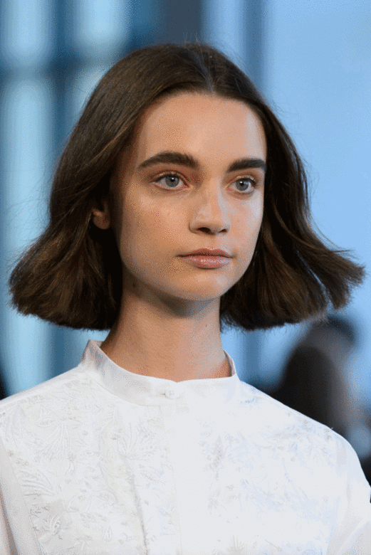 2019 髮型趨勢:Natural curve 強調髮絲線條多得女星們「加持」,短髮依然是不少女生喜 2019 髮型趨勢:Natural curve 強調髮絲線條多得女星們「加持」,短髮依然是不少女生喜