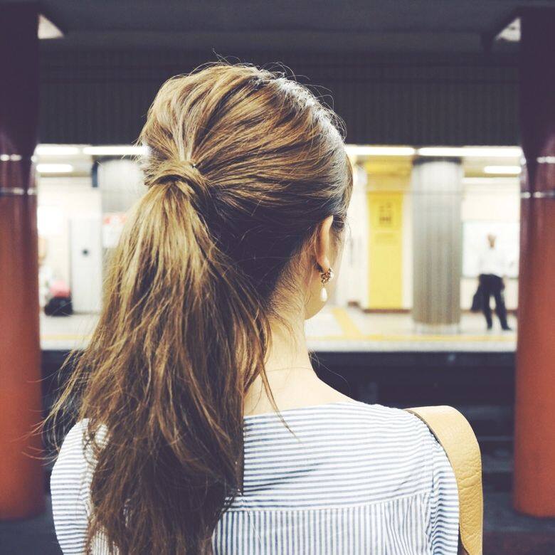 你可以隨髮型造型喜好調校馬尾高度,不過當要應付強度運動時一,沒有 你可以隨髮型造型喜好調校馬尾高度,不過當要應付強度運動時一,沒有