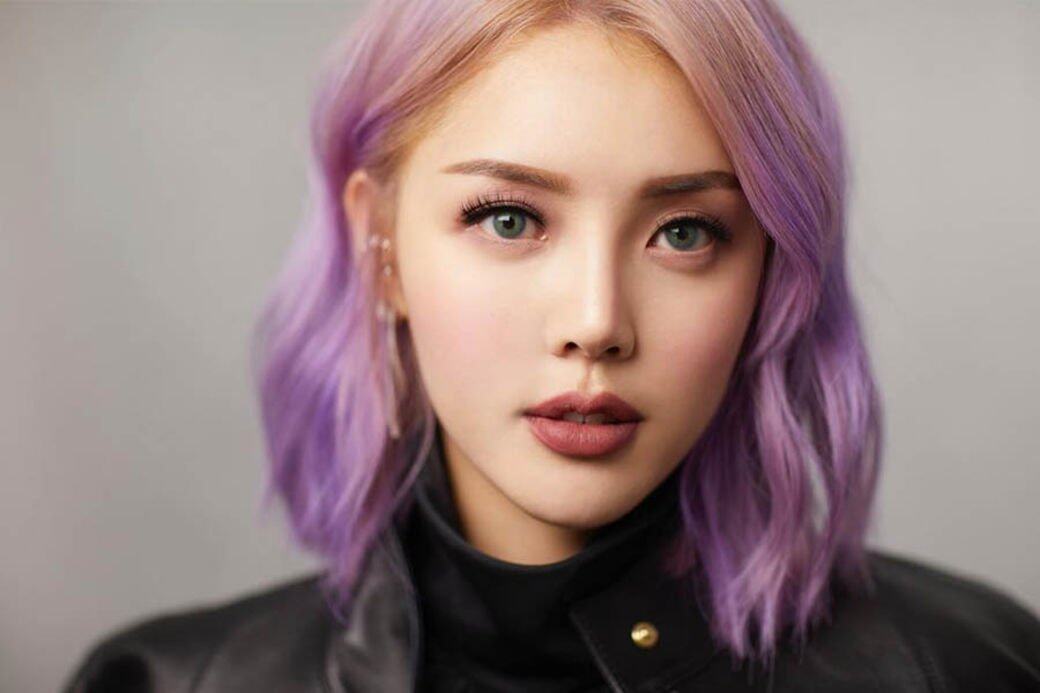 不論長髮抑或短髮，同樣可以用這個方法突出臉部線條，韓國女團Black Pink成