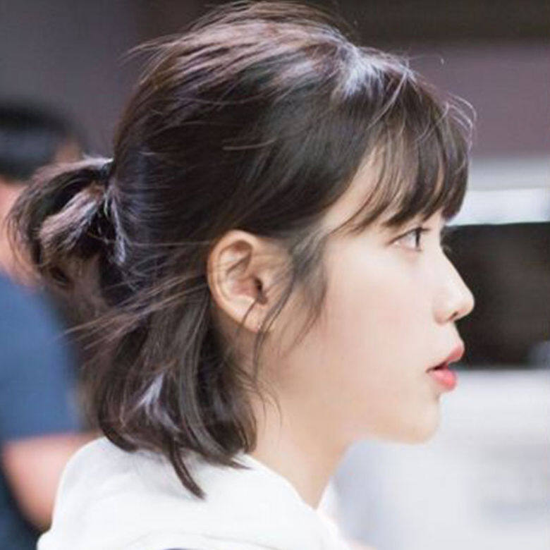 韓國「國民初戀」IU 綁起半馬尾 韓國「國民初戀」IU 綁起半馬尾