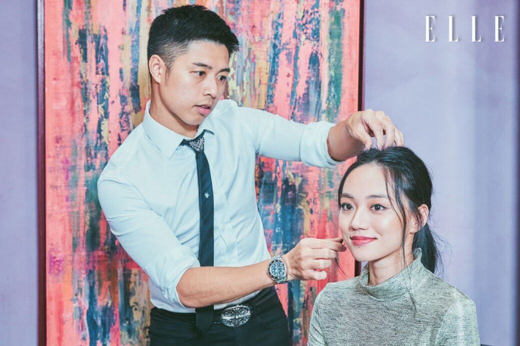 造型師將Hannah的頭髮束起後,再挑出流穗細節,勾勒面頰線條之餘,還帶來一 造型師將Hannah的頭髮束起後,再挑出流穗細節,勾勒面頰線條之餘,還帶來一