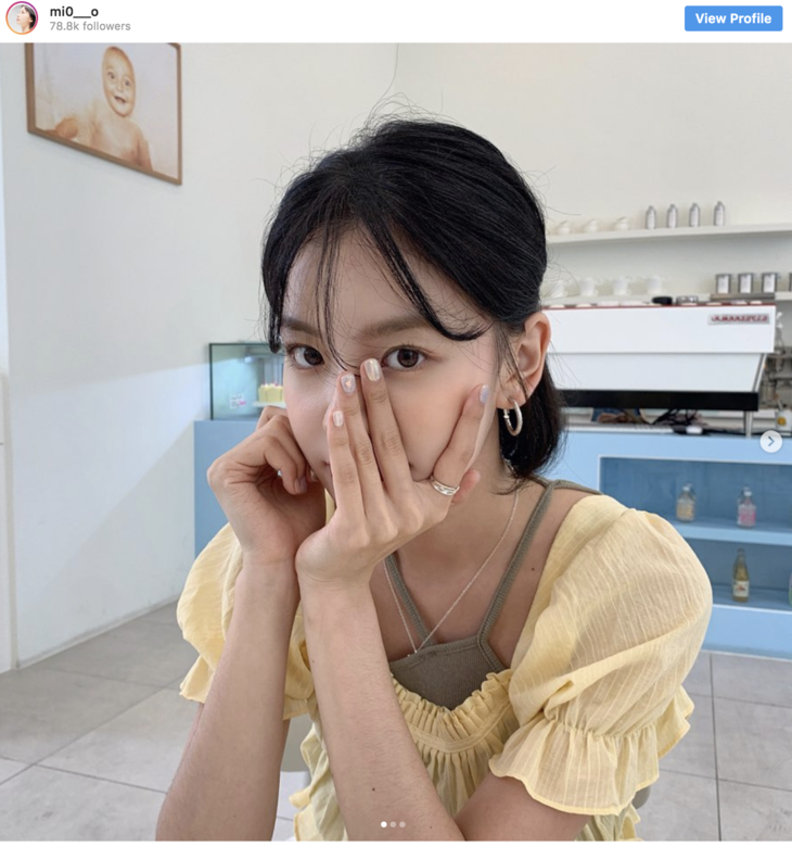 不少人的髮質較細及軟,在造型時容易出現頭髮扁塌的問題,富有蓬鬆度 不少人的髮質較細及軟,在造型時容易出現頭髮扁塌的問題,富有蓬鬆度